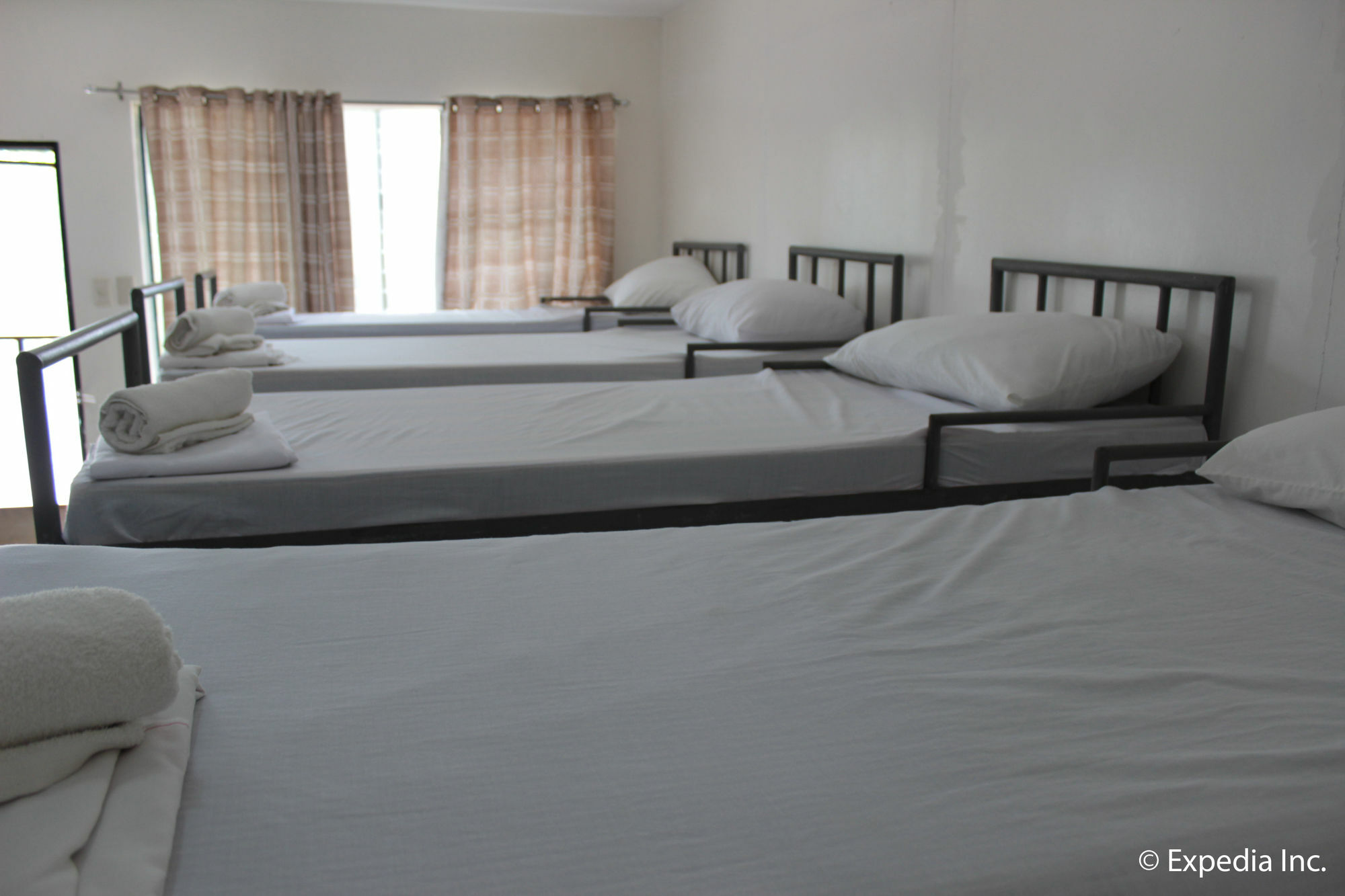 Reddoorz Plus Near Vigan Convention Center Экстерьер фото