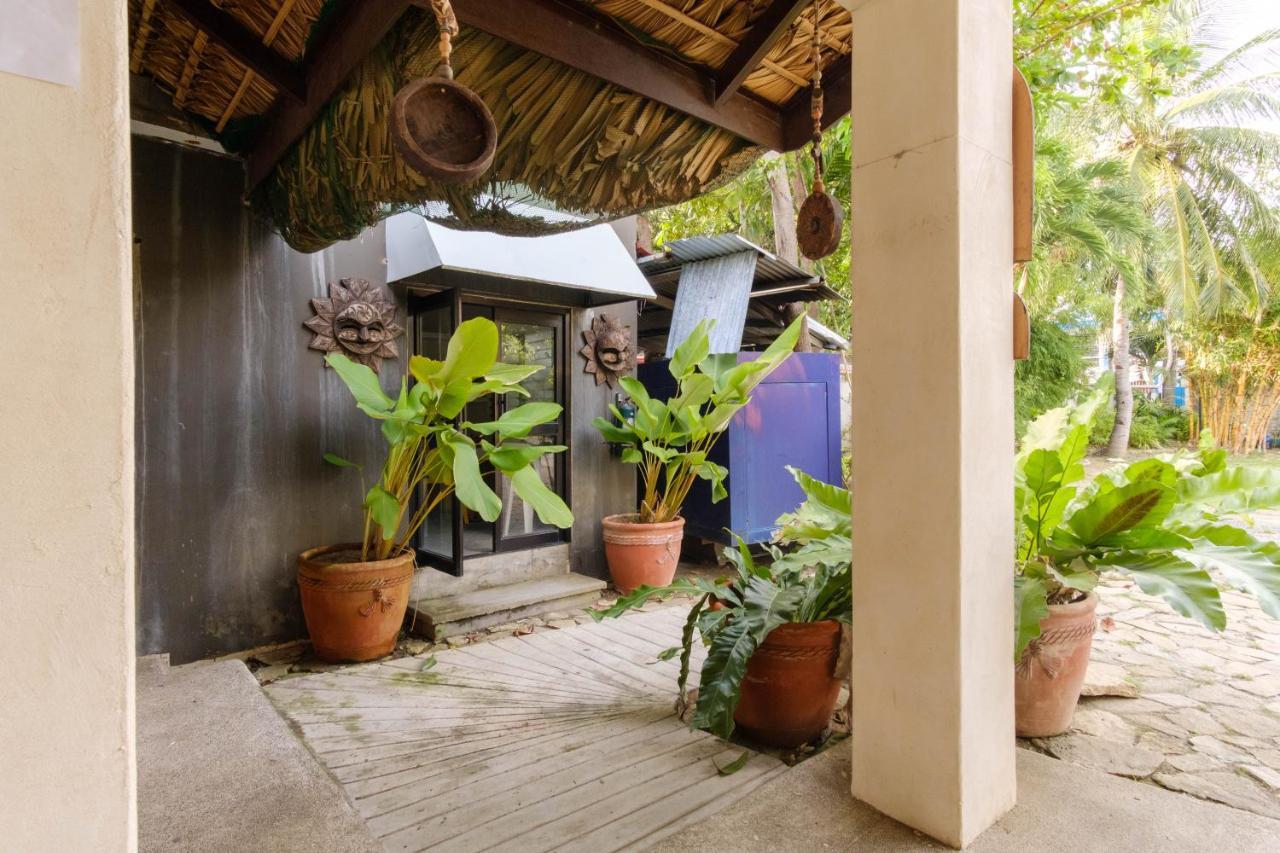 Reddoorz Plus Near Vigan Convention Center Экстерьер фото